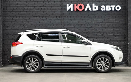 Toyota RAV4, 2015 год, 1 980 000 рублей, 4 фотография