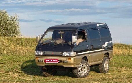 Mitsubishi Delica III, 1993 год, 650 000 рублей, 3 фотография