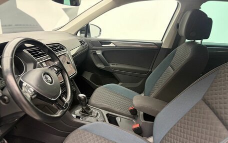Volkswagen Tiguan II, 2019 год, 2 565 000 рублей, 15 фотография