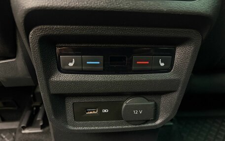 Volkswagen Tiguan II, 2019 год, 2 565 000 рублей, 18 фотография