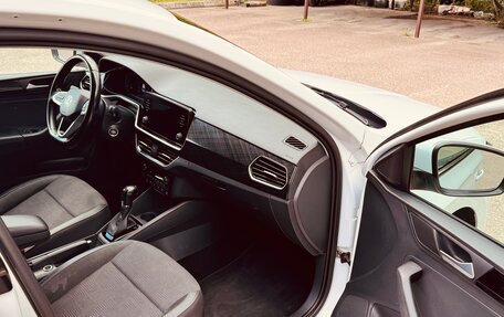Volkswagen Polo VI (EU Market), 2021 год, 1 350 000 рублей, 10 фотография