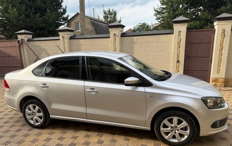 Volkswagen Polo VI (EU Market), 2013 год, 970 000 рублей, 2 фотография