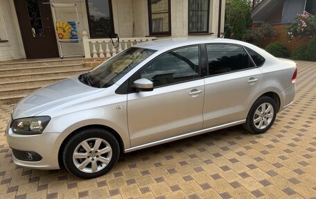 Volkswagen Polo VI (EU Market), 2013 год, 970 000 рублей, 3 фотография