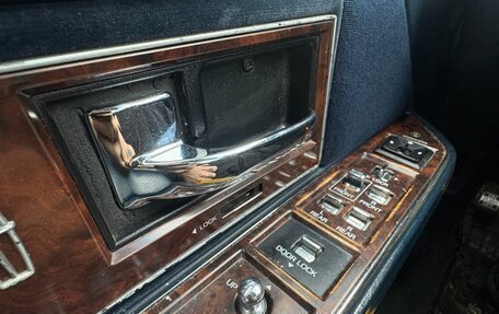 Lincoln Town Car II, 1990 год, 1 200 000 рублей, 19 фотография