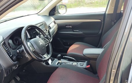 Mitsubishi Outlander III рестайлинг 3, 2013 год, 1 430 000 рублей, 4 фотография