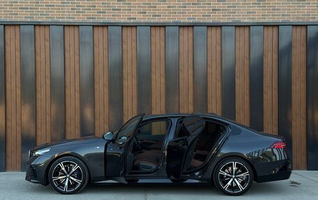 BMW 5 серия, 2025 год, 8 300 000 рублей, 11 фотография