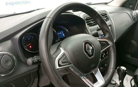 Renault Logan II, 2018 год, 652 000 рублей, 2 фотография