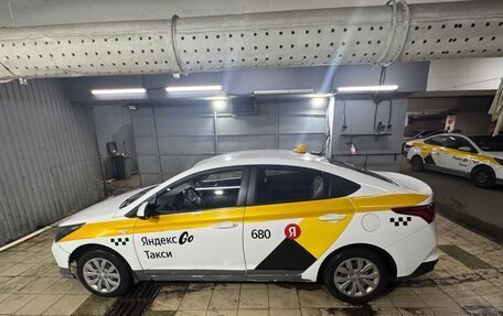 Hyundai Solaris II рестайлинг, 2021 год, 850 000 рублей, 5 фотография