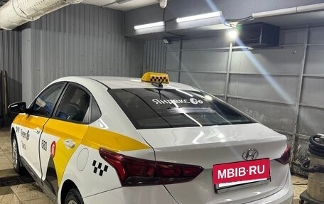 Hyundai Solaris II рестайлинг, 2021 год, 850 000 рублей, 3 фотография