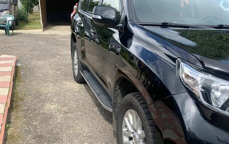 Toyota Land Cruiser Prado 150 рестайлинг 2, 2016 год, 3 700 000 рублей, 6 фотография