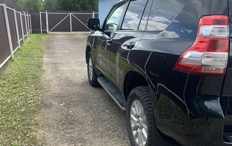 Toyota Land Cruiser Prado 150 рестайлинг 2, 2016 год, 3 700 000 рублей, 5 фотография