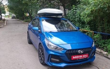 Hyundai Solaris II рестайлинг, 2017 год, 820 000 рублей, 1 фотография