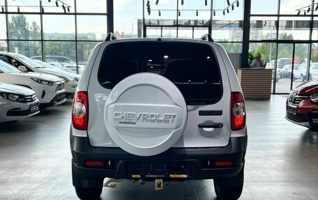 Chevrolet Niva I рестайлинг, 2019 год, 870 000 рублей, 5 фотография