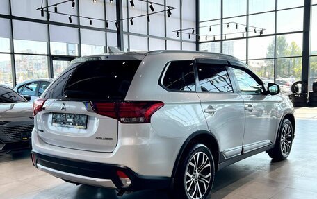 Mitsubishi Outlander III рестайлинг 3, 2018 год, 1 890 000 рублей, 4 фотография