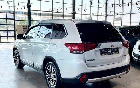 Mitsubishi Outlander III рестайлинг 3, 2018 год, 1 890 000 рублей, 6 фотография