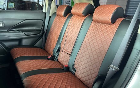 Mitsubishi Outlander III рестайлинг 3, 2018 год, 1 890 000 рублей, 24 фотография