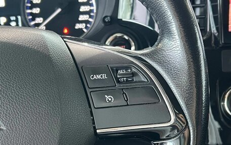 Mitsubishi Outlander III рестайлинг 3, 2018 год, 1 890 000 рублей, 14 фотография
