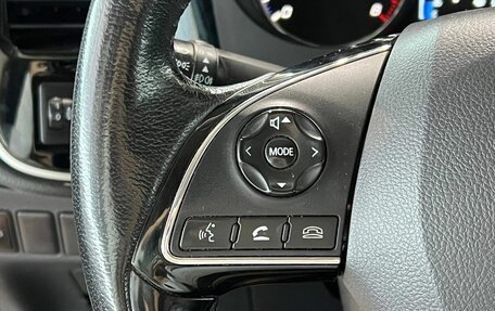 Mitsubishi Outlander III рестайлинг 3, 2018 год, 1 890 000 рублей, 13 фотография