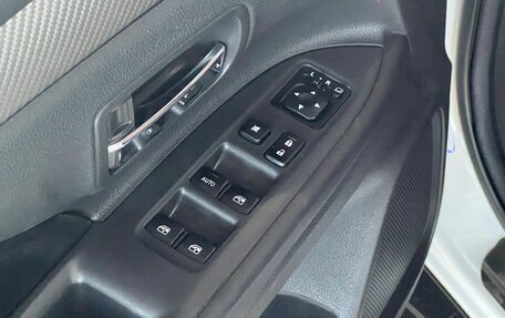 Mitsubishi Outlander III рестайлинг 3, 2018 год, 1 890 000 рублей, 16 фотография