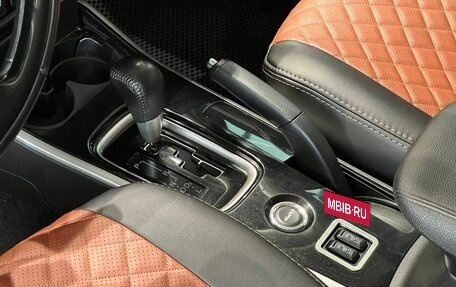 Mitsubishi Outlander III рестайлинг 3, 2018 год, 1 890 000 рублей, 18 фотография