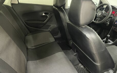 Volkswagen Polo VI (EU Market), 2011 год, 350 000 рублей, 18 фотография