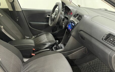 Volkswagen Polo VI (EU Market), 2011 год, 350 000 рублей, 19 фотография