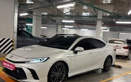 Toyota Camry, 2024 год, 3 700 000 рублей, 4 фотография