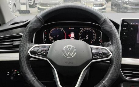 Volkswagen Tiguan II, 2021 год, 2 470 000 рублей, 11 фотография