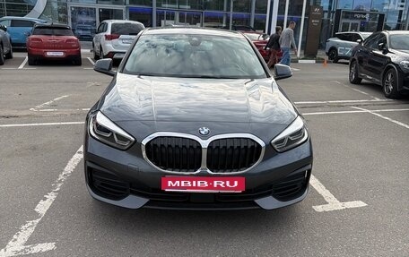 BMW 1 серия, 2021 год, 2 500 000 рублей, 1 фотография