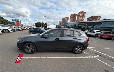 BMW 1 серия, 2021 год, 2 500 000 рублей, 3 фотография