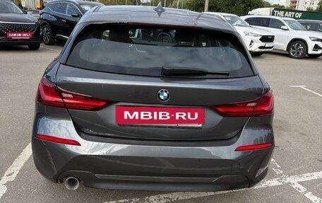 BMW 1 серия, 2021 год, 2 500 000 рублей, 4 фотография