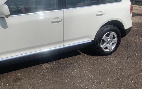 Volkswagen Touareg III, 2006 год, 980 000 рублей, 3 фотография