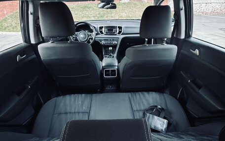 KIA Sportage IV рестайлинг, 2018 год, 1 800 000 рублей, 5 фотография
