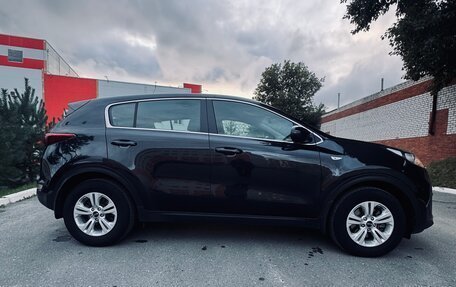 KIA Sportage IV рестайлинг, 2018 год, 1 800 000 рублей, 32 фотография