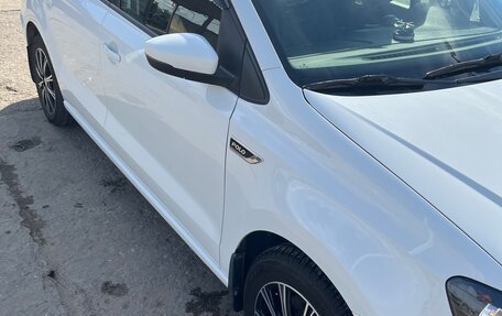 Volkswagen Polo VI (EU Market), 2018 год, 1 250 000 рублей, 2 фотография