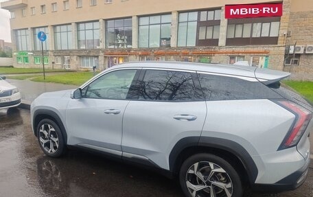 Geely Atlas, 2023 год, 2 700 000 рублей, 3 фотография