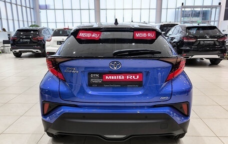 Toyota C-HR I рестайлинг, 2021 год, 2 650 000 рублей, 10 фотография