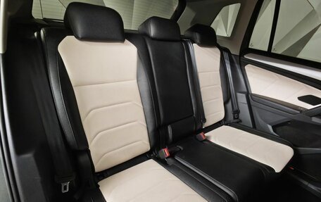 Volkswagen Tiguan II, 2022 год, 2 910 000 рублей, 17 фотография