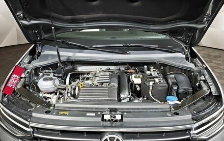 Volkswagen Tiguan II, 2022 год, 2 910 000 рублей, 11 фотография