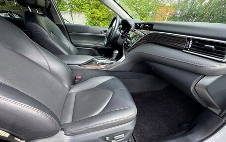 Toyota Camry, 2020 год, 3 550 000 рублей, 12 фотография