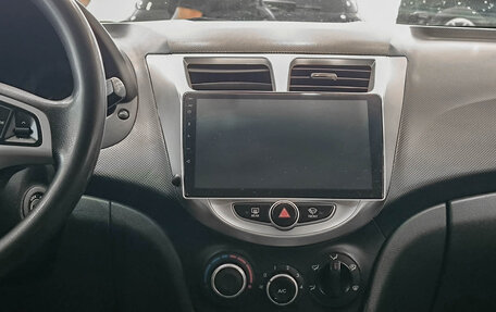 Hyundai Solaris II рестайлинг, 2012 год, 599 000 рублей, 19 фотография