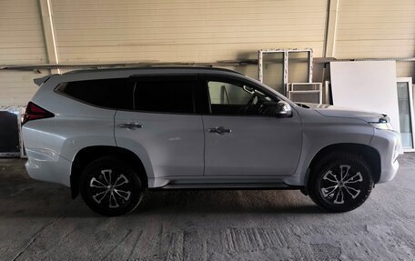 Mitsubishi Pajero Sport III рестайлинг, 2020 год, 3 800 000 рублей, 5 фотография
