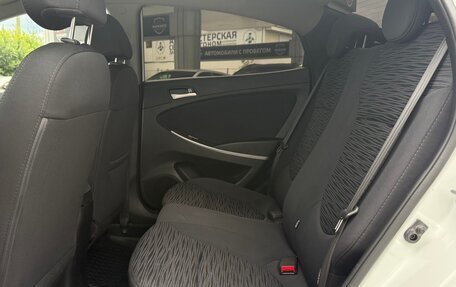 Hyundai Solaris II рестайлинг, 2015 год, 1 040 000 рублей, 13 фотография