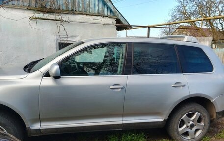 Volkswagen Touareg III, 2005 год, 580 000 рублей, 2 фотография