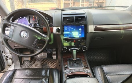 Volkswagen Touareg III, 2005 год, 580 000 рублей, 7 фотография