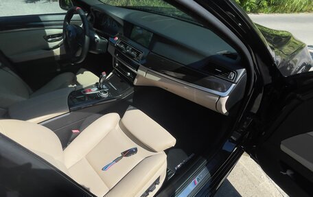 BMW 5 серия, 2011 год, 1 900 000 рублей, 11 фотография