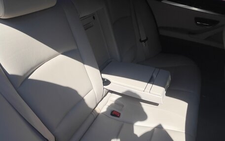 BMW 5 серия, 2011 год, 1 900 000 рублей, 17 фотография