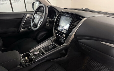 Mitsubishi Pajero Sport III рестайлинг, 2021 год, 1 839 000 рублей, 9 фотография
