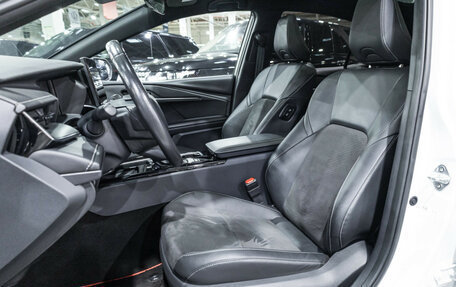 Toyota Camry, 2024 год, 3 899 700 рублей, 17 фотография