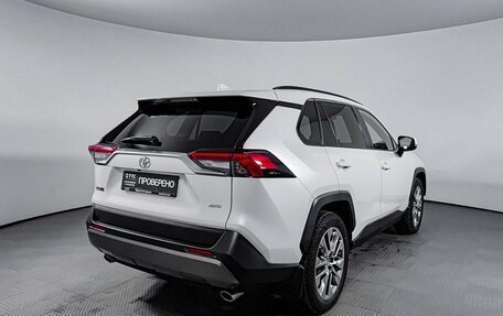 Toyota RAV4, 2021 год, 3 650 000 рублей, 6 фотография